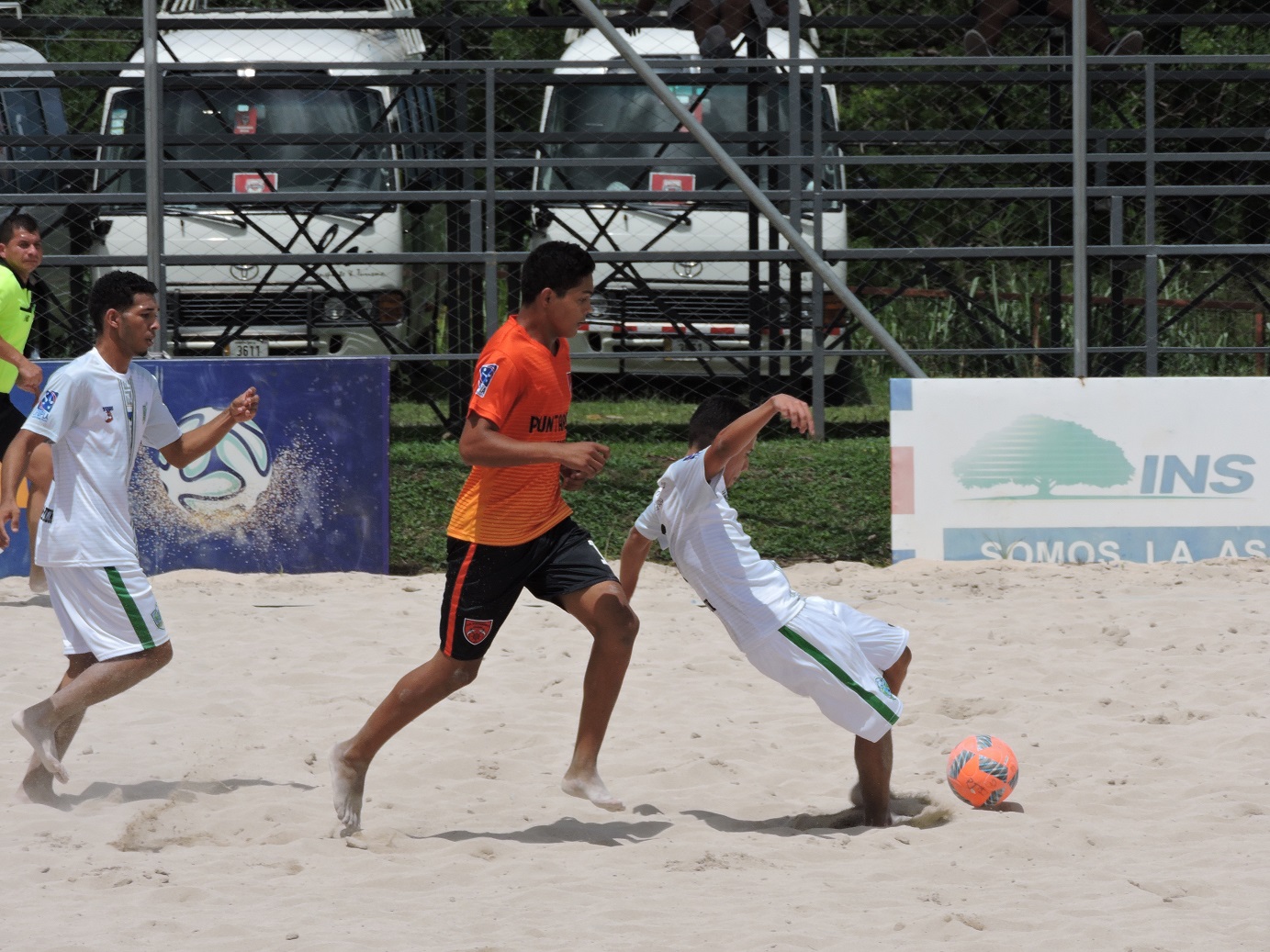 16 Beach soccer revive sus torneos de alto rendimiento y femenino